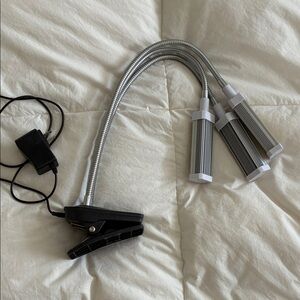 Adjustable Self-Timing 3-Head Plant Light